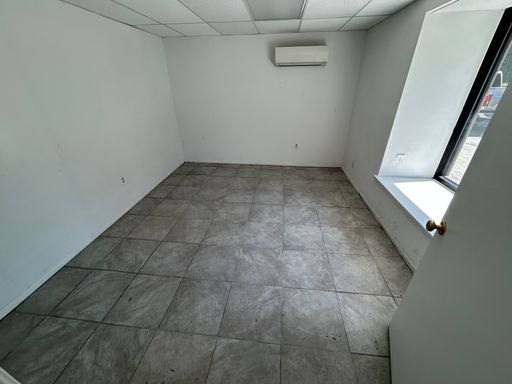 Office/Store Front Space – photo 1