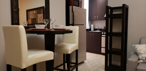 1 bedroom blocks from the beach! – photo 1