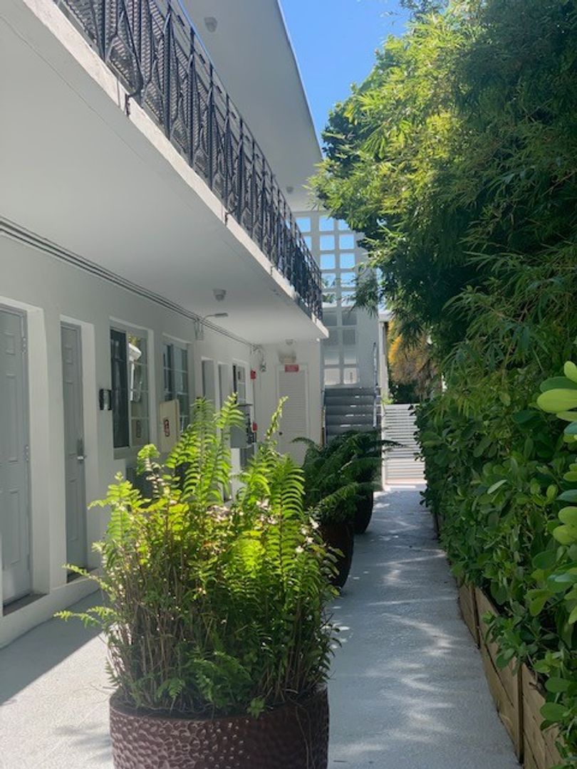 Miami beach Apartment: 1524 Lenox Ave