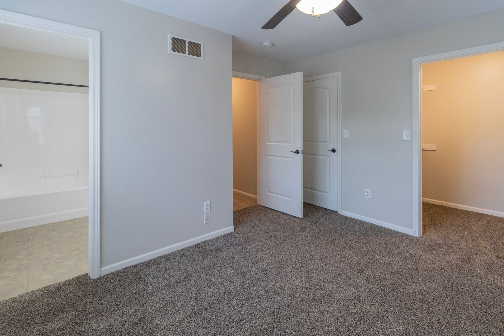 2 Bed 2 Bath Luxury Cottage 35 of 40
