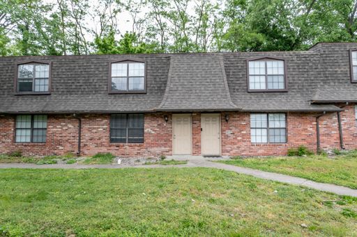 2 Bed 1.5 Bath Townhome – photo 1