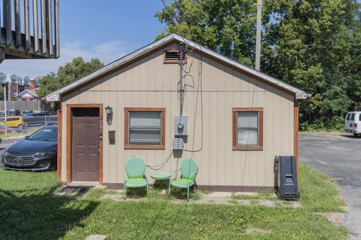 Unique Detached 1BR Cottage--Walk to Mizzou & Downtown – photo 1