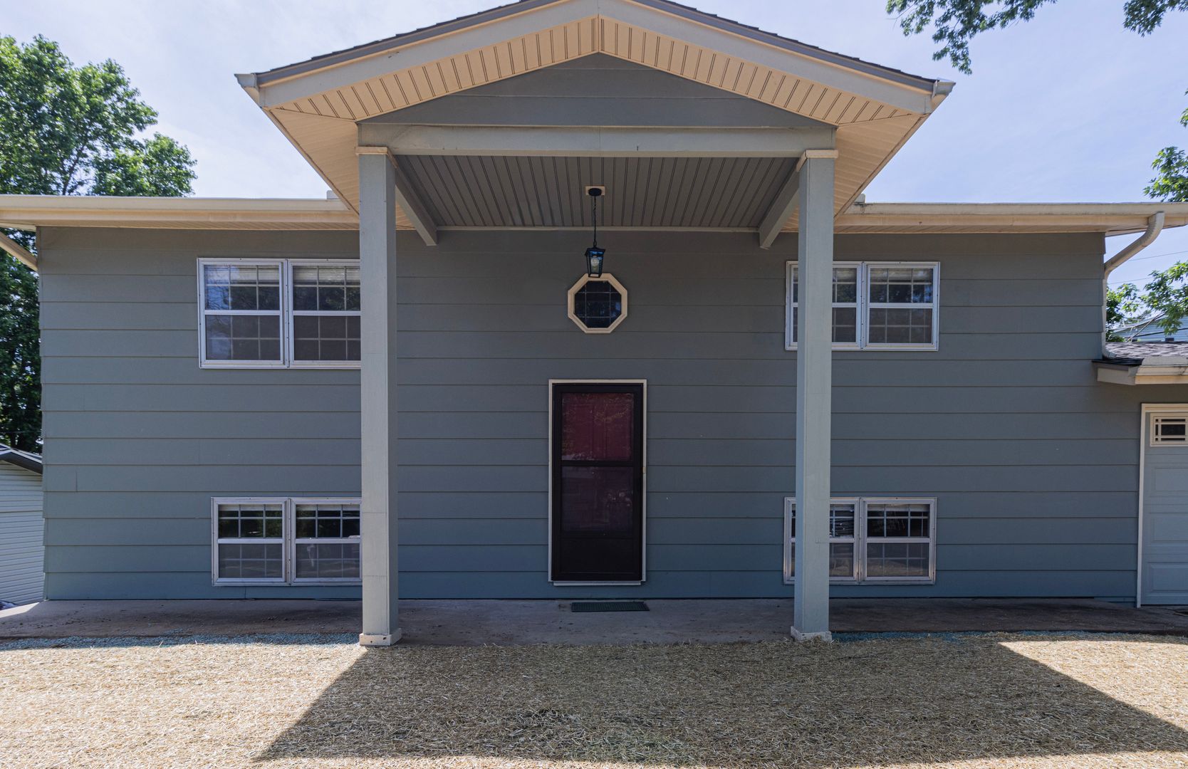 Columbia House: 6581 S Gateway Blvd