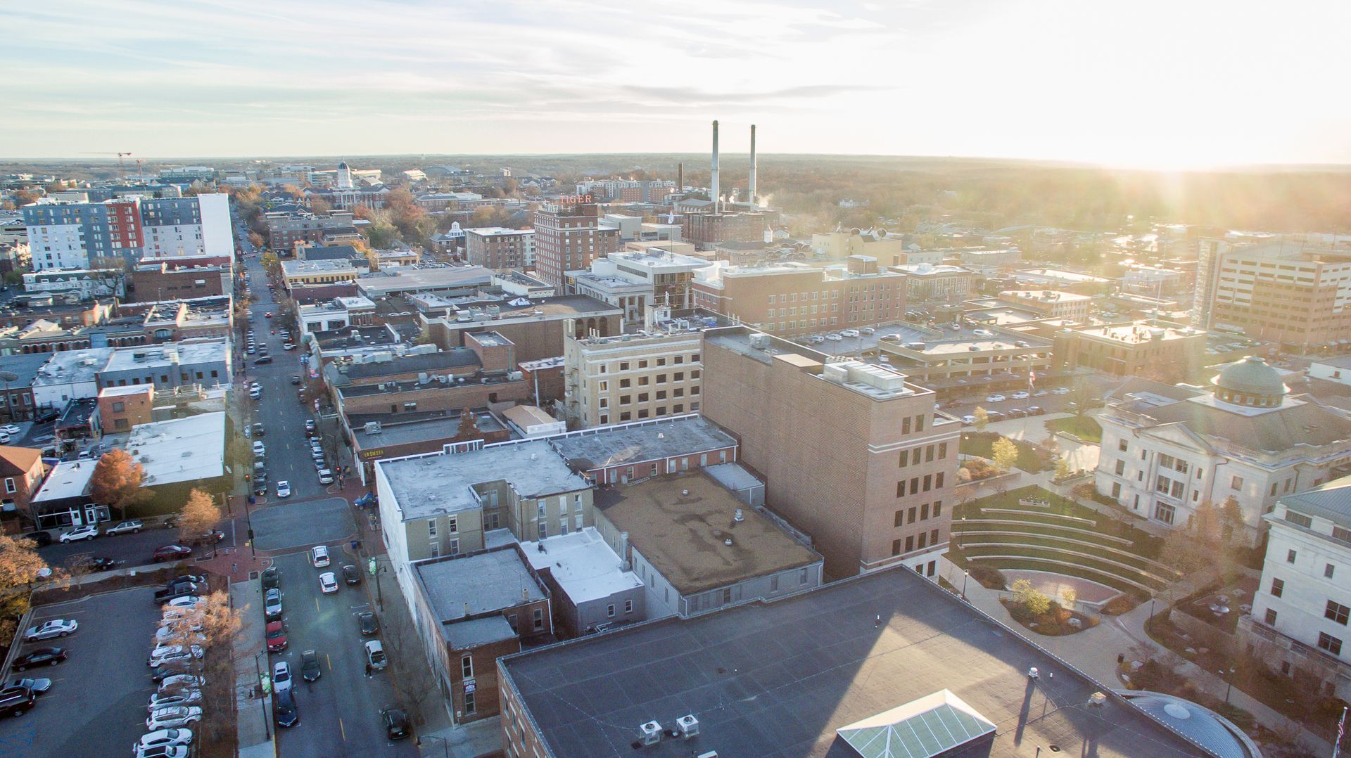 Columbia Apartment: 821 E Walnut St.