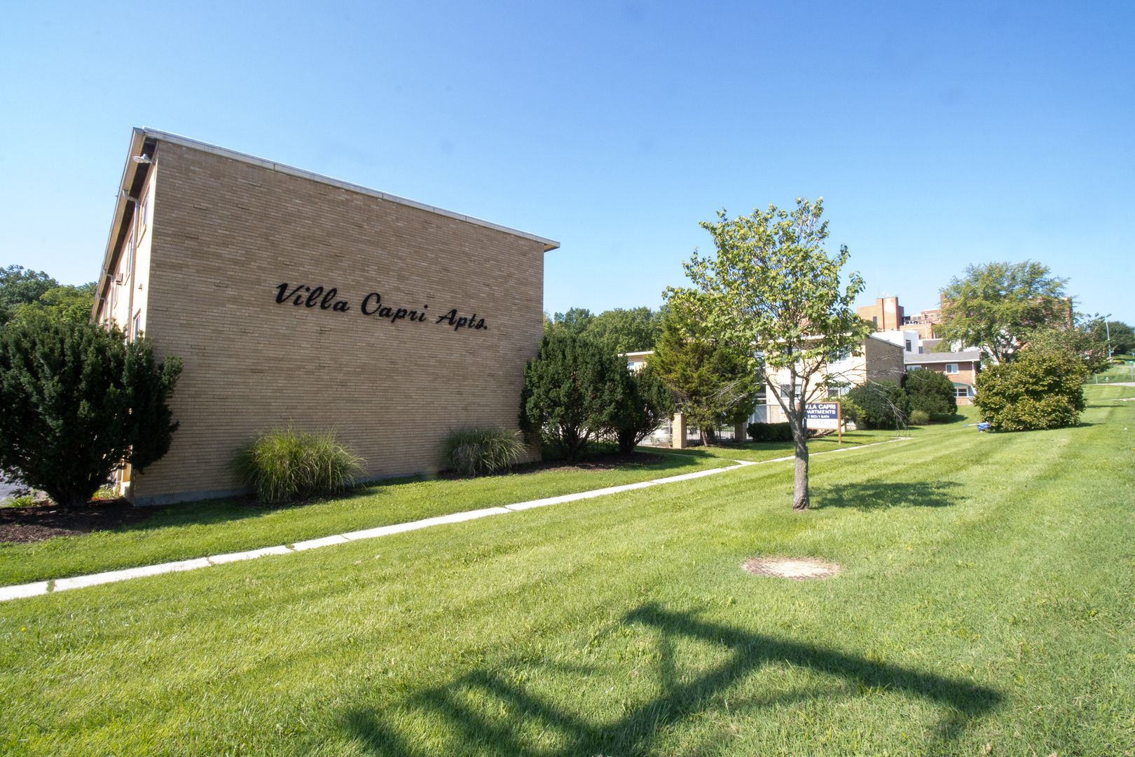 Columbia Apartment: 1718 E Broadway