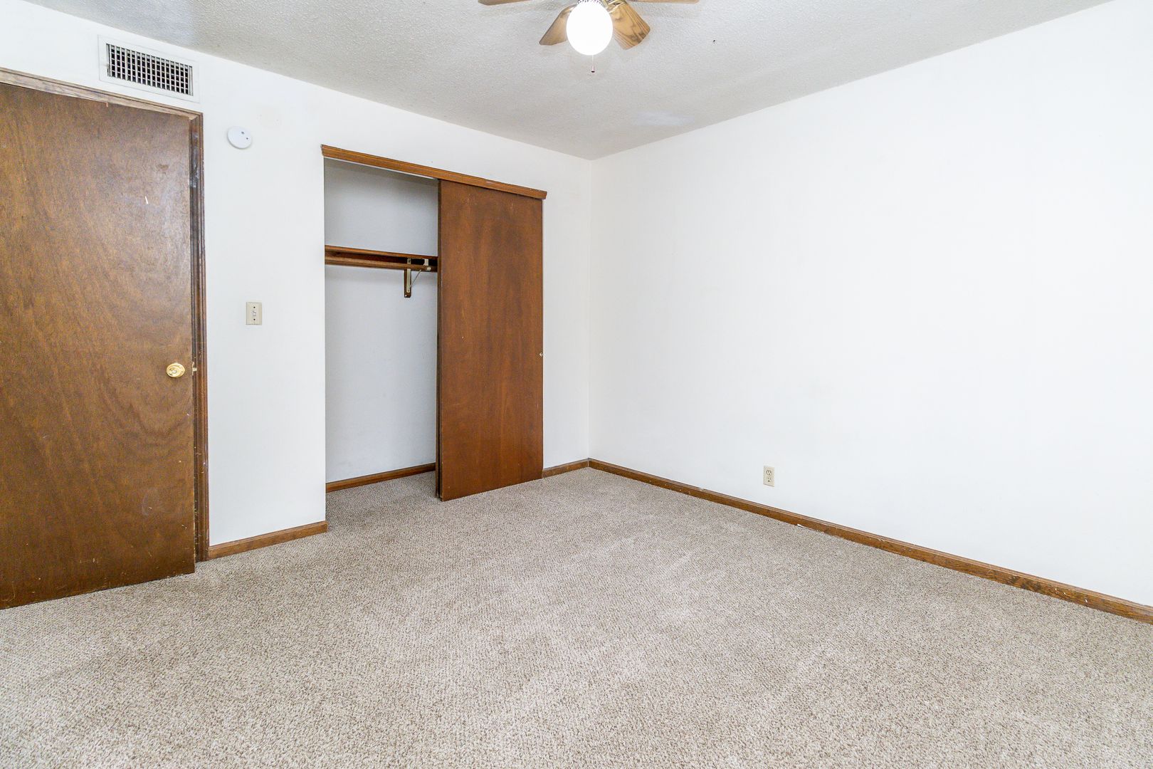 Columbia Apartment: 7-9 Old Hwy 63 S