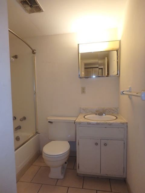 Columbia Apartment: 211 Waugh St