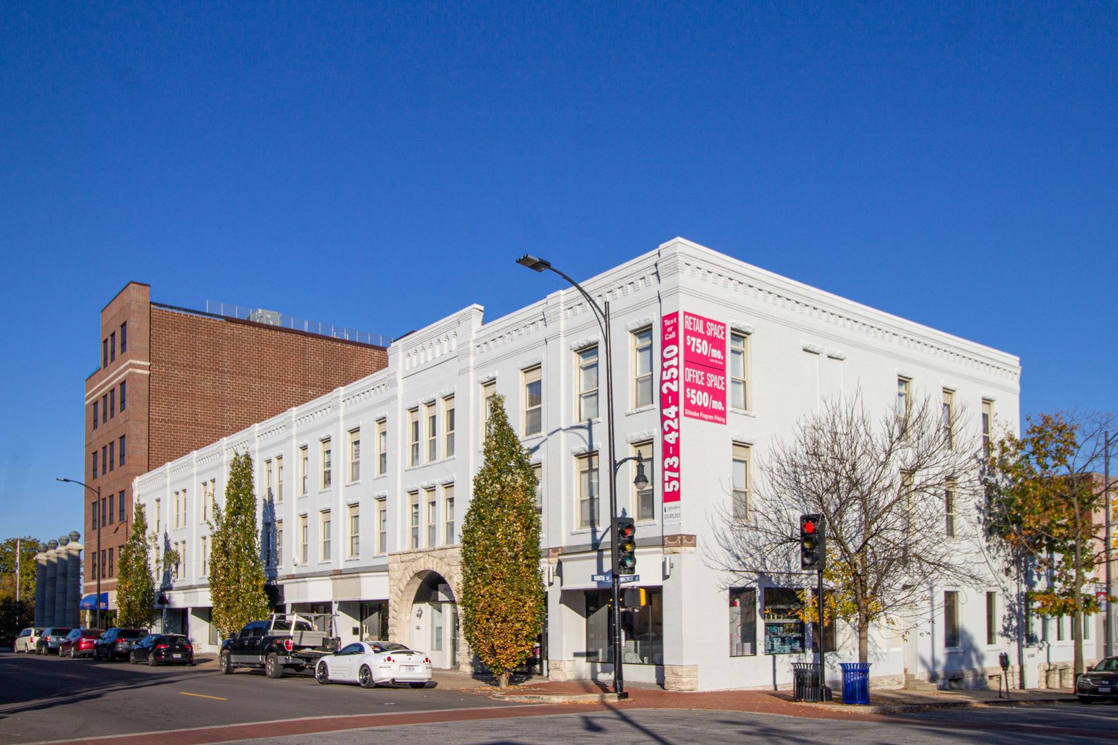 Columbia Apartment: 821 E Walnut St.