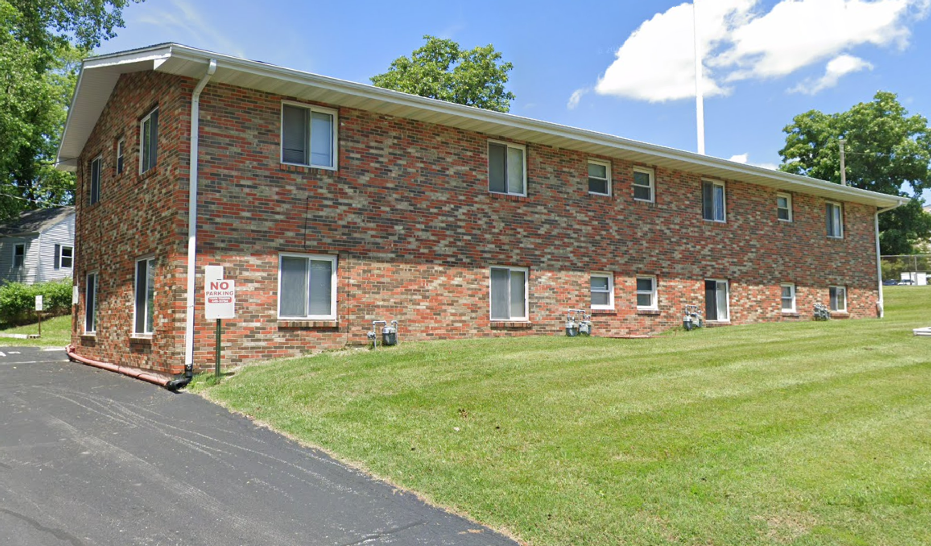 Columbia Apartment: 911 Ashland Rd