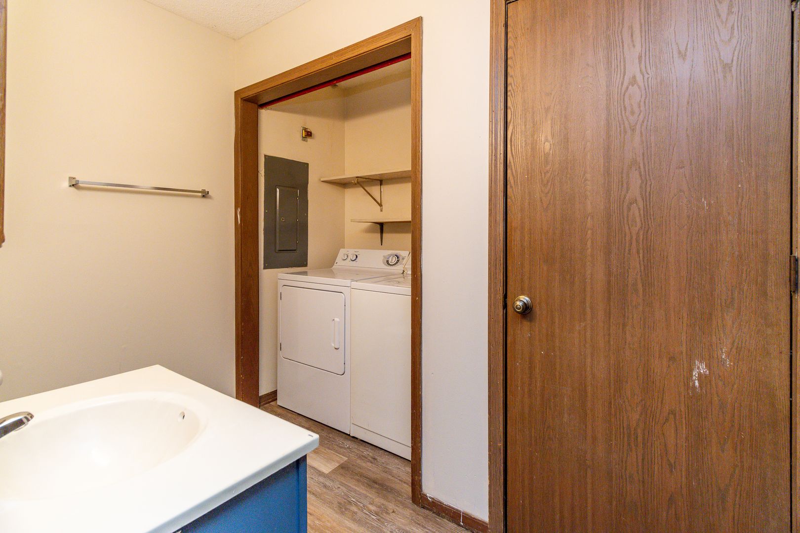 Columbia Apartment: 4509-4511 Millbrook Dr.