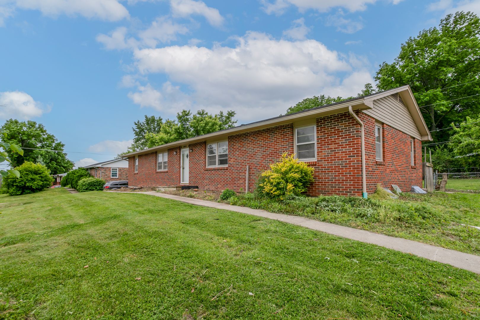 Columbia Apartment: 3611 Rock Quarry Rd