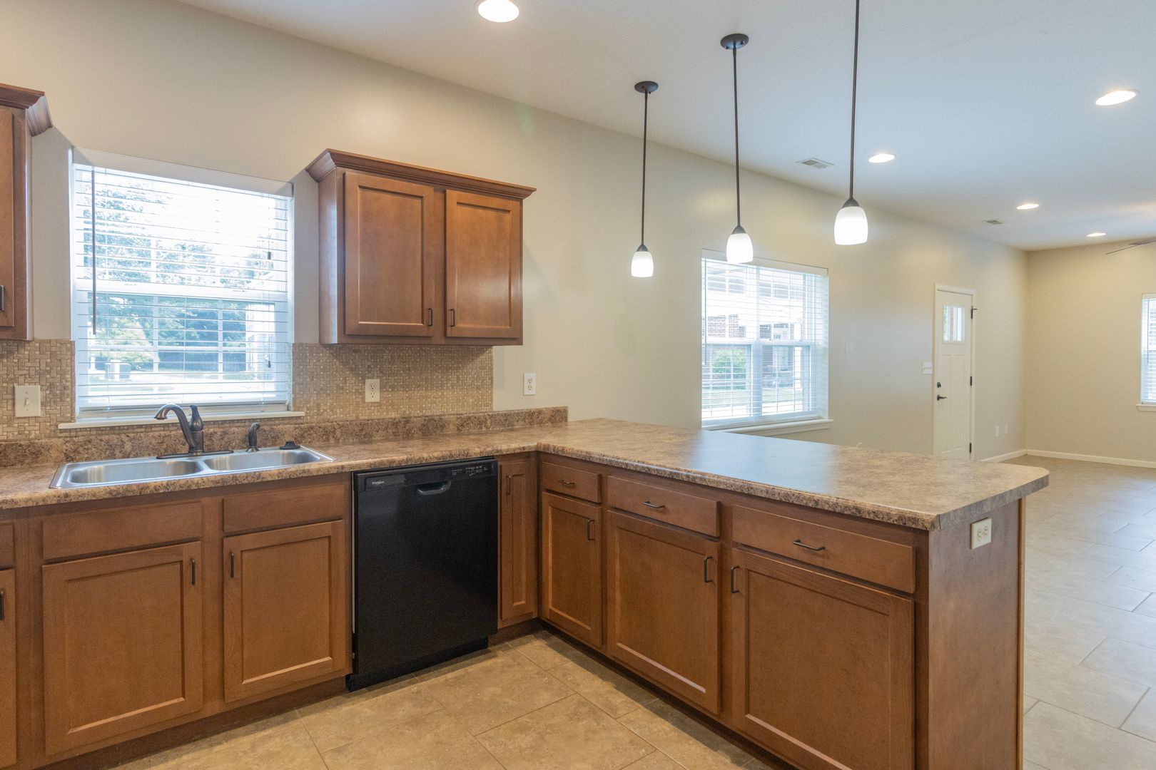 2 Bed 2 Bath Luxury Cottage 24 of 40