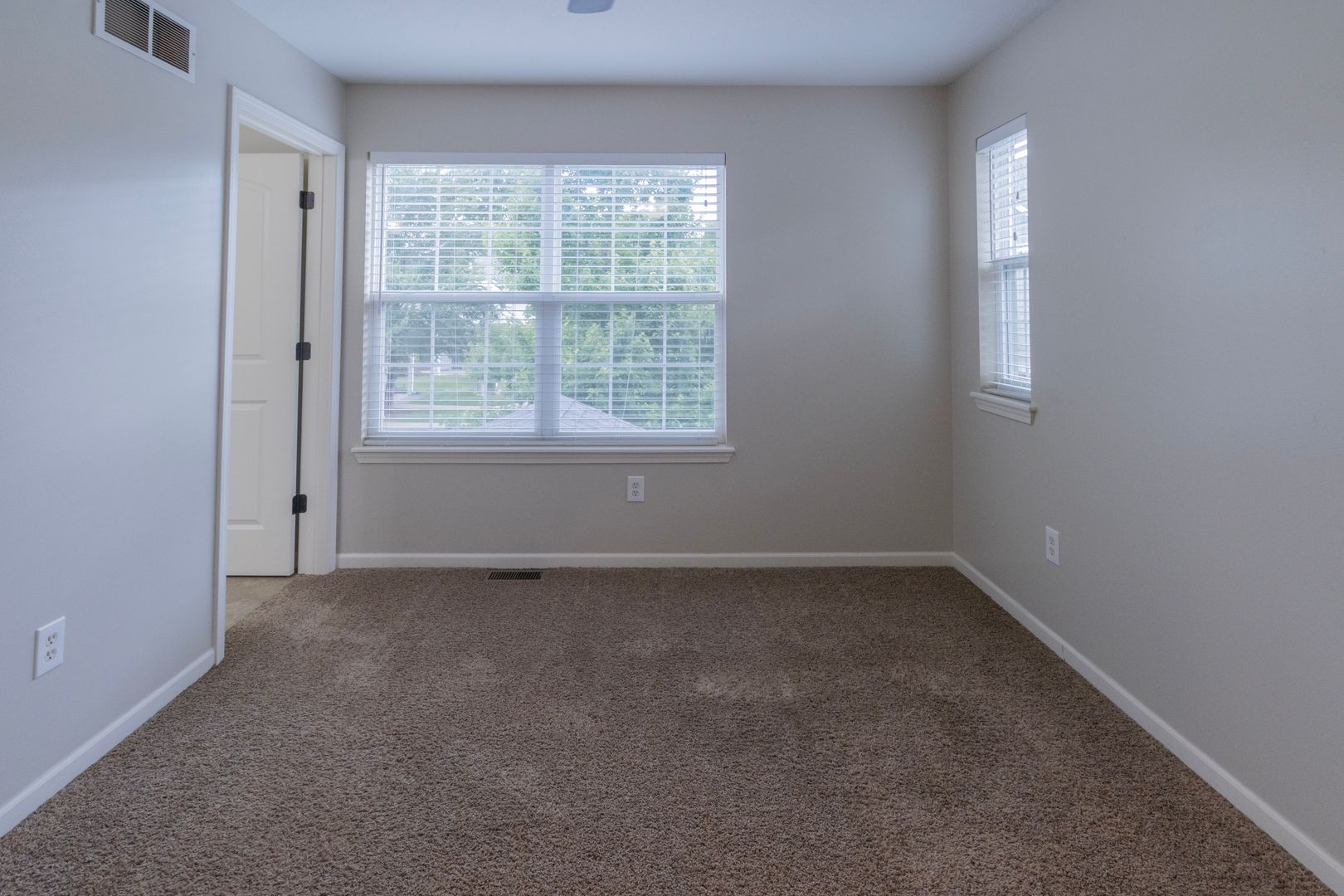 2 Bed 2 Bath Luxury Cottage 30 of 40