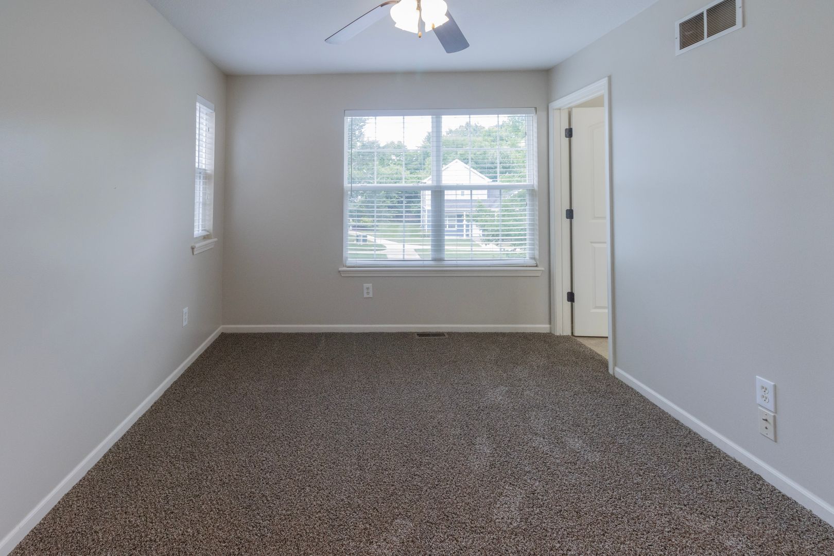 2 Bed 2.5 Bath Luxury Cottage 22 of 40