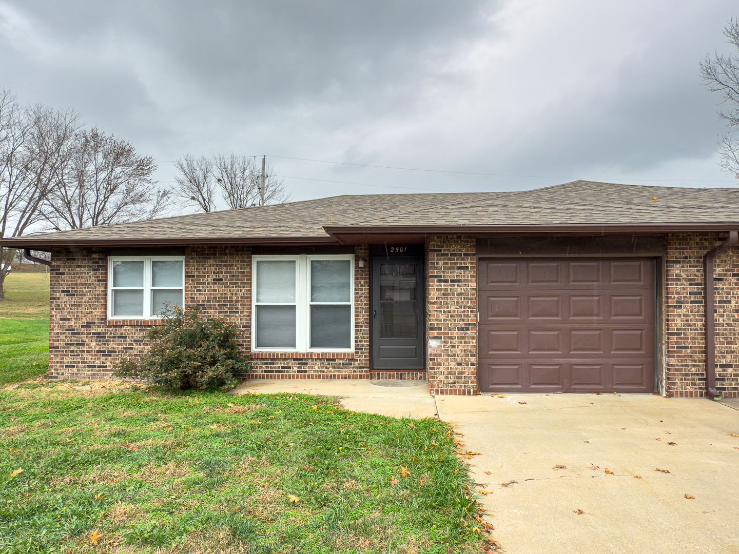 Columbia Apartment: 2501 - 2503 E Morris Dr