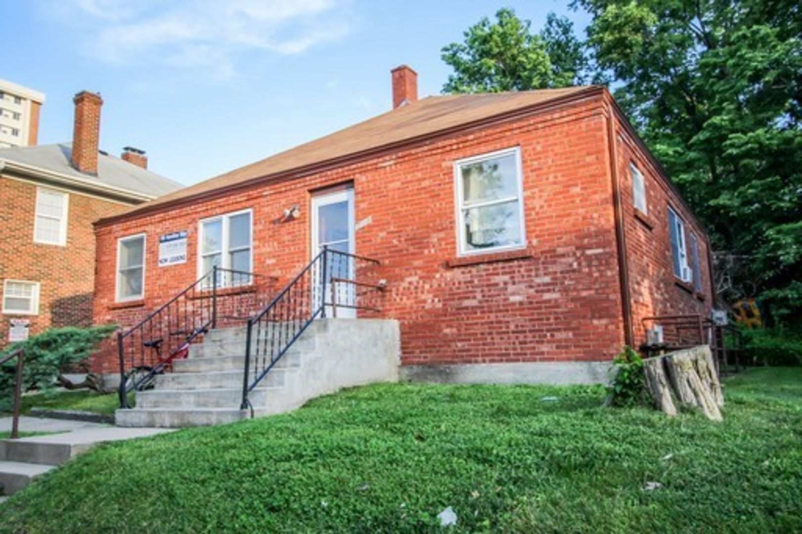 Columbia Apartment: 1110 Hamilton Way