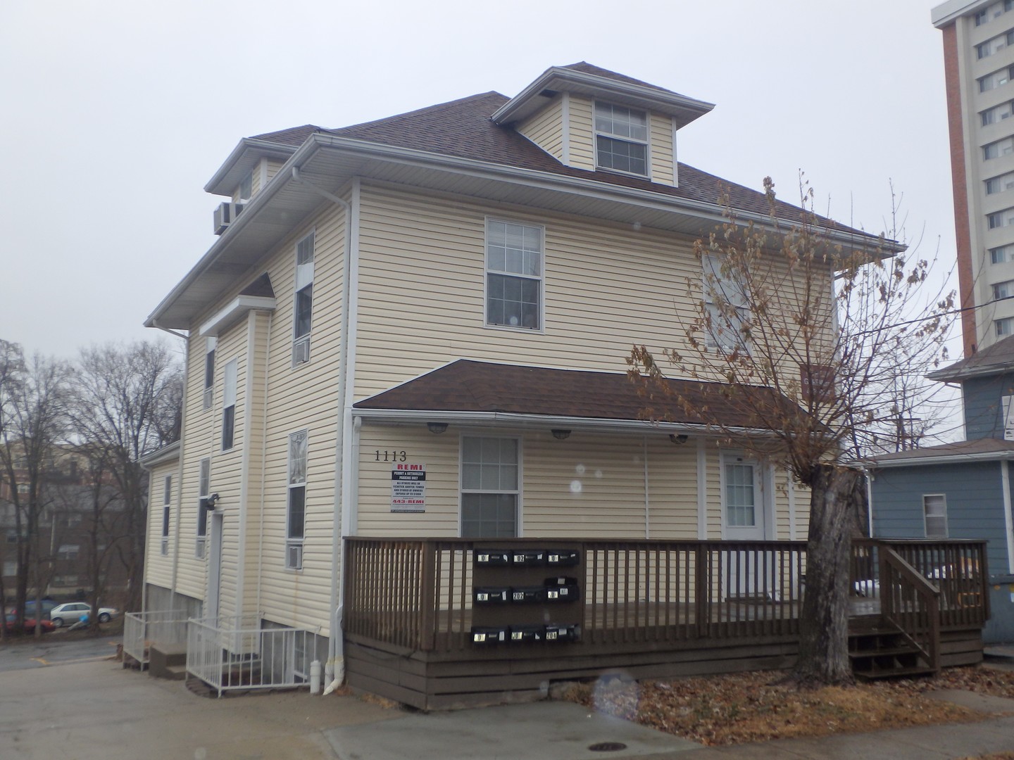 Columbia Apartment: 1113 Paquin St