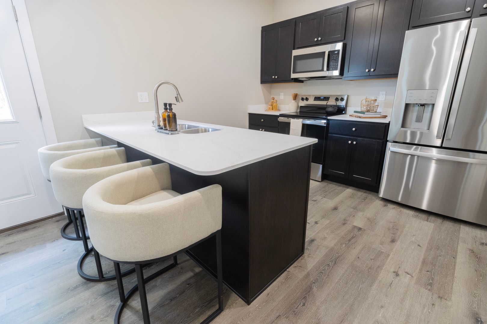 Brand New Modern Construction 3 Bed + 2.5 Bath Home 8 of 12