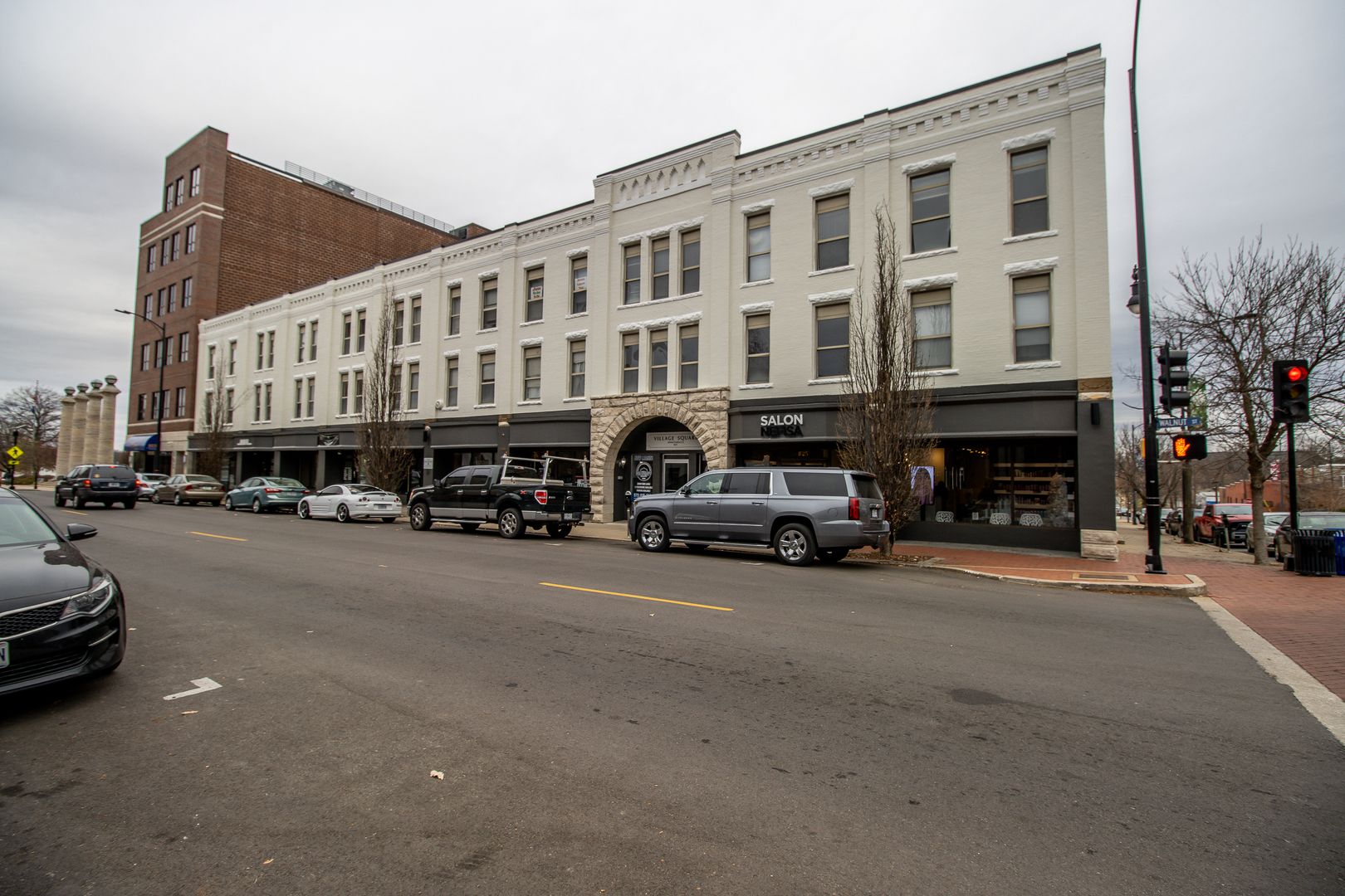 Columbia Apartment: 821 E Walnut St.