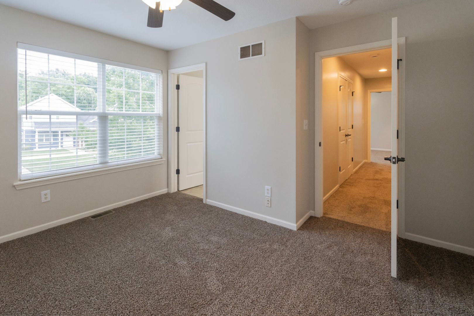 2 Bed 2 Bath Luxury Cottage 34 of 40
