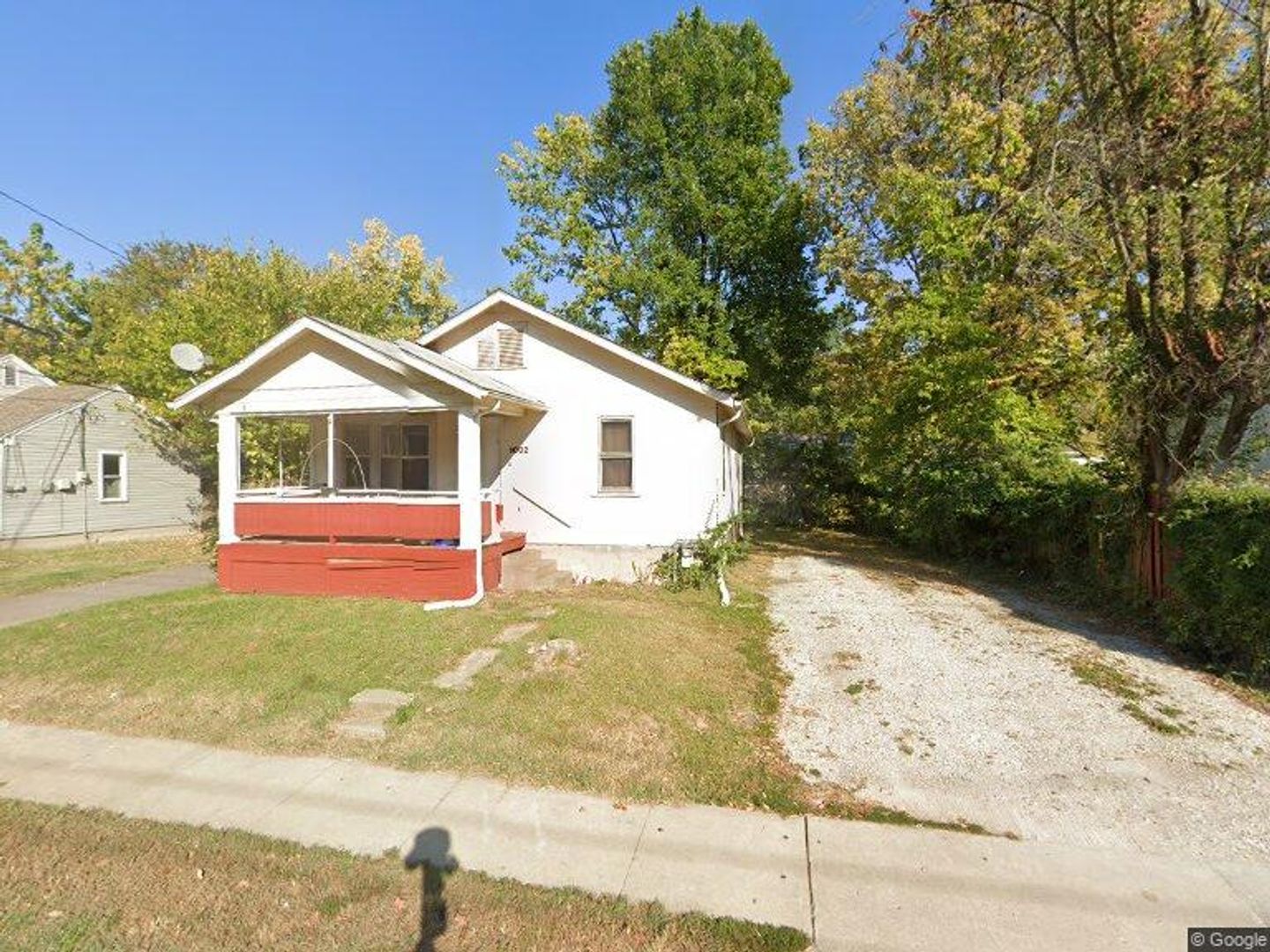 Columbia House: 1002 N Garth Ave