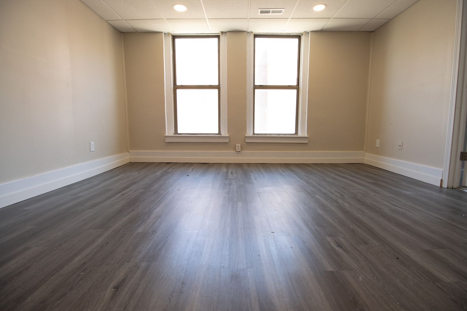 Columbia Apartment: 821 E Walnut St.