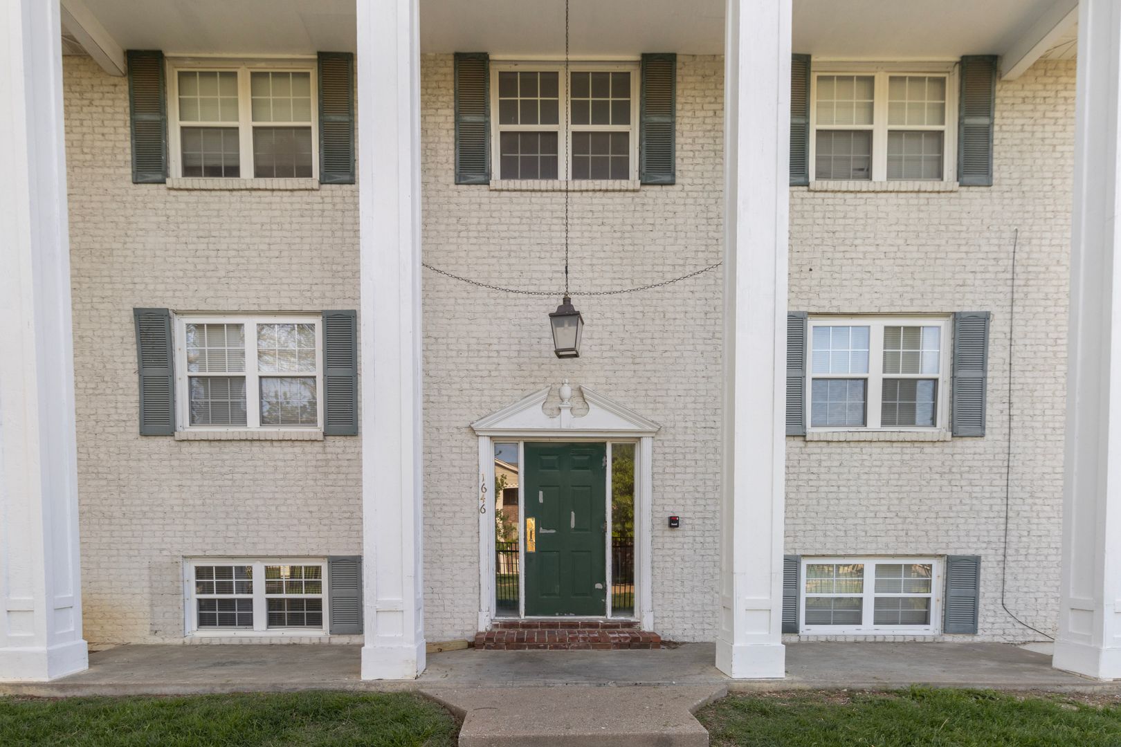 Columbia Apartment: 1646 Towne Dr