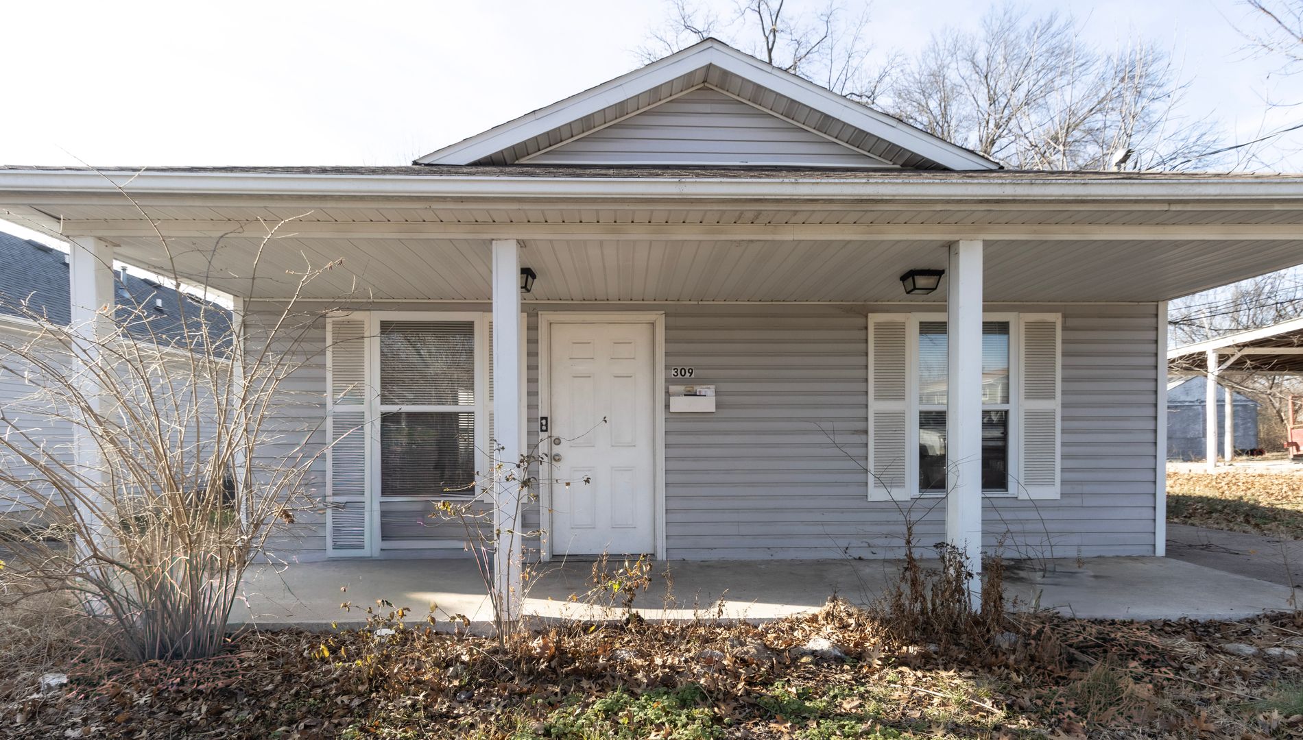 Columbia House: 309 McBaine Ave