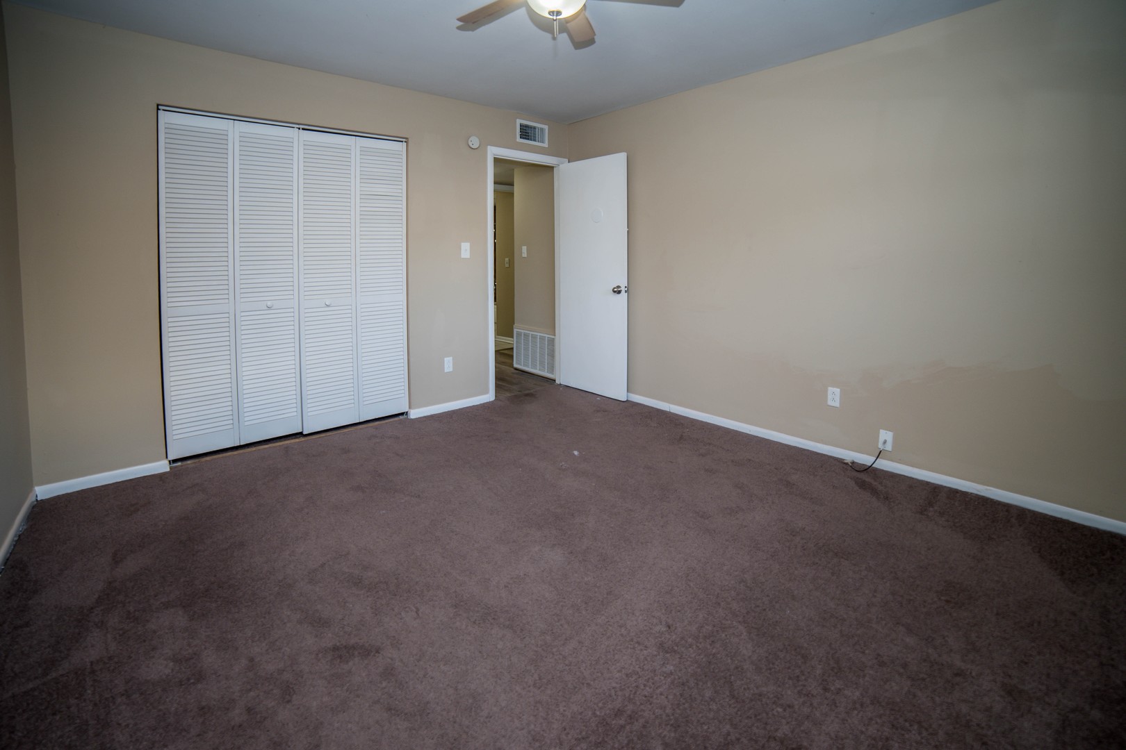 Columbia Apartment: 211 Waugh St