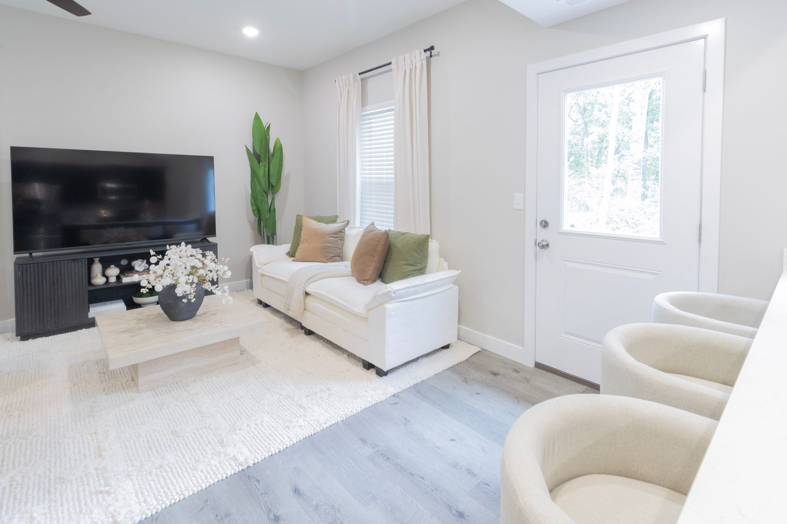 Brand New Modern Construction 3 Bed + 2.5 Bath Home 10 of 12