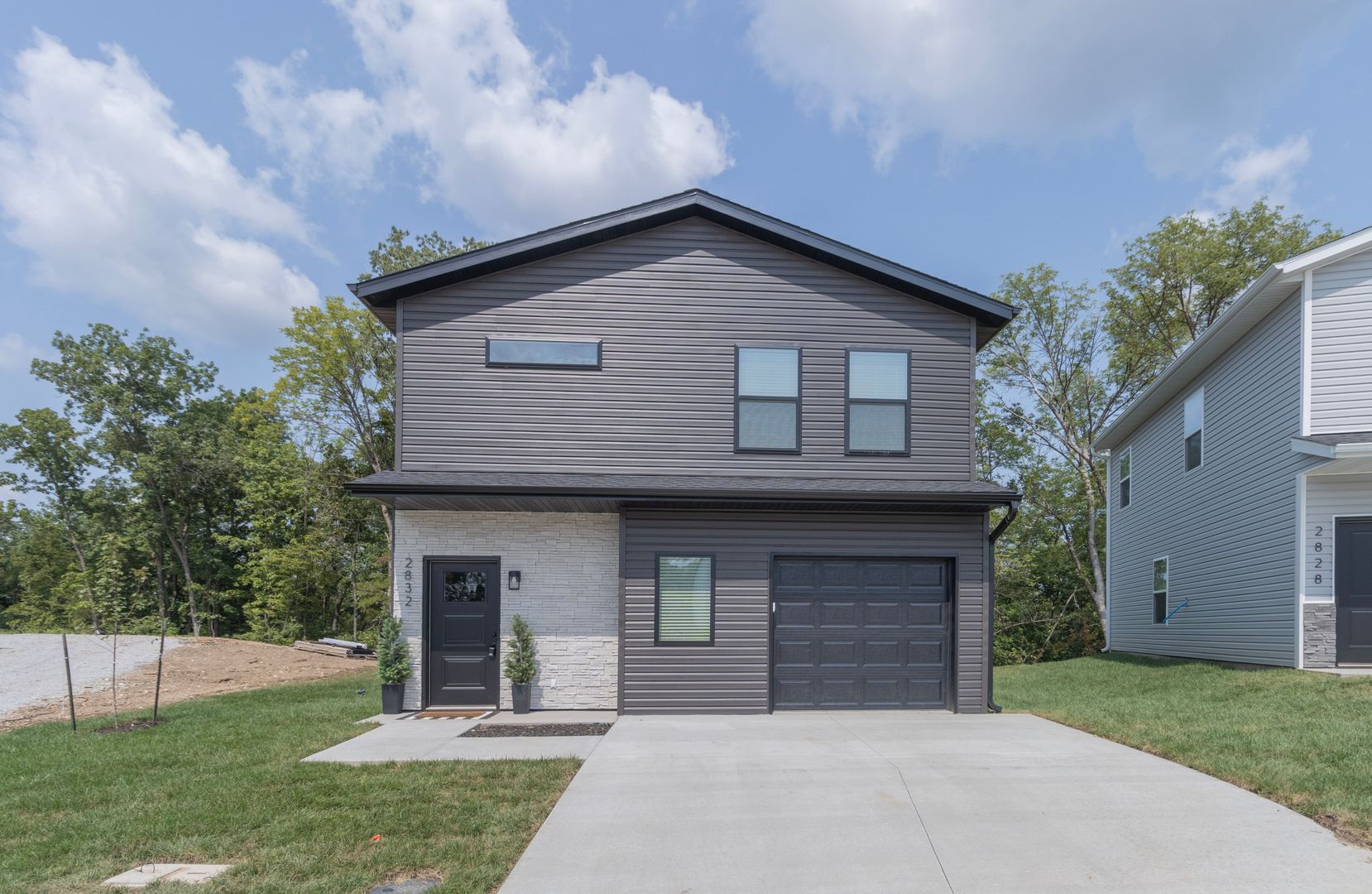 Columbia House: 2832 Emery Dr