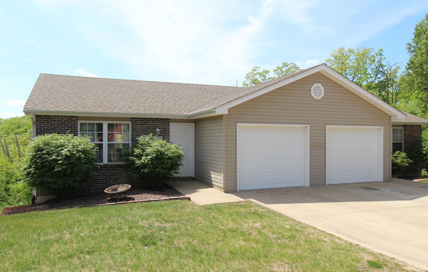 Columbia Apartment: 2601 Old Highway 63S