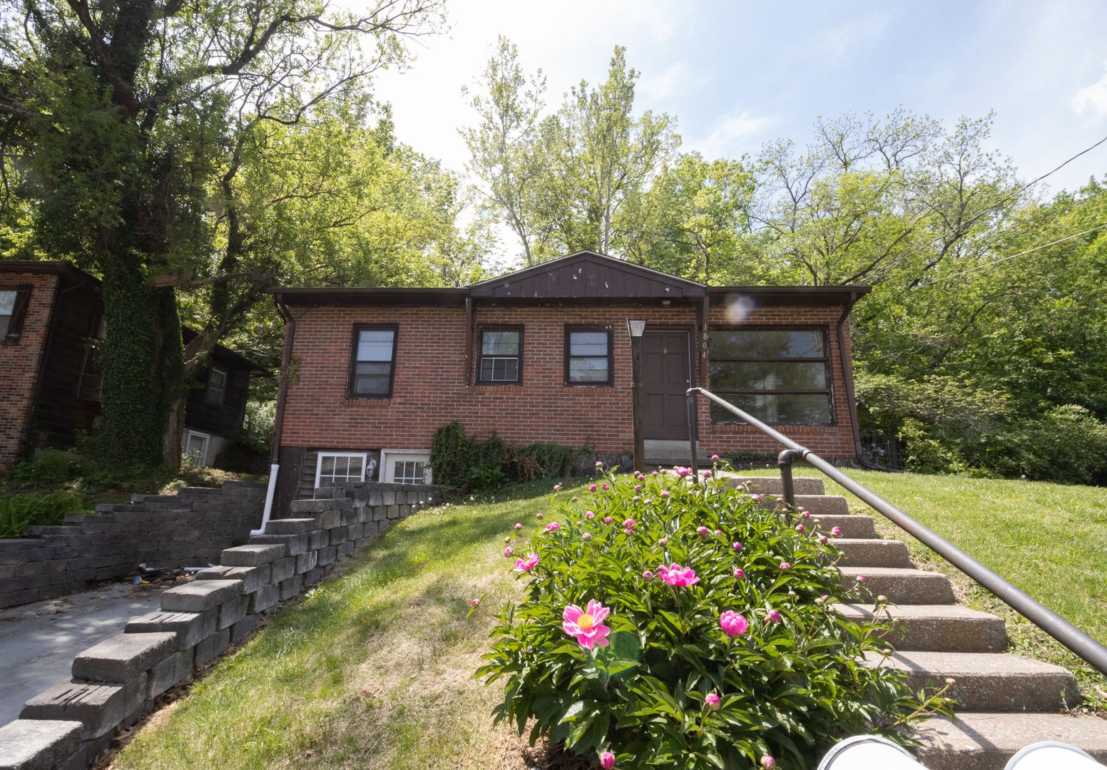 Columbia Apartment: 1804 Sunrise Dr.