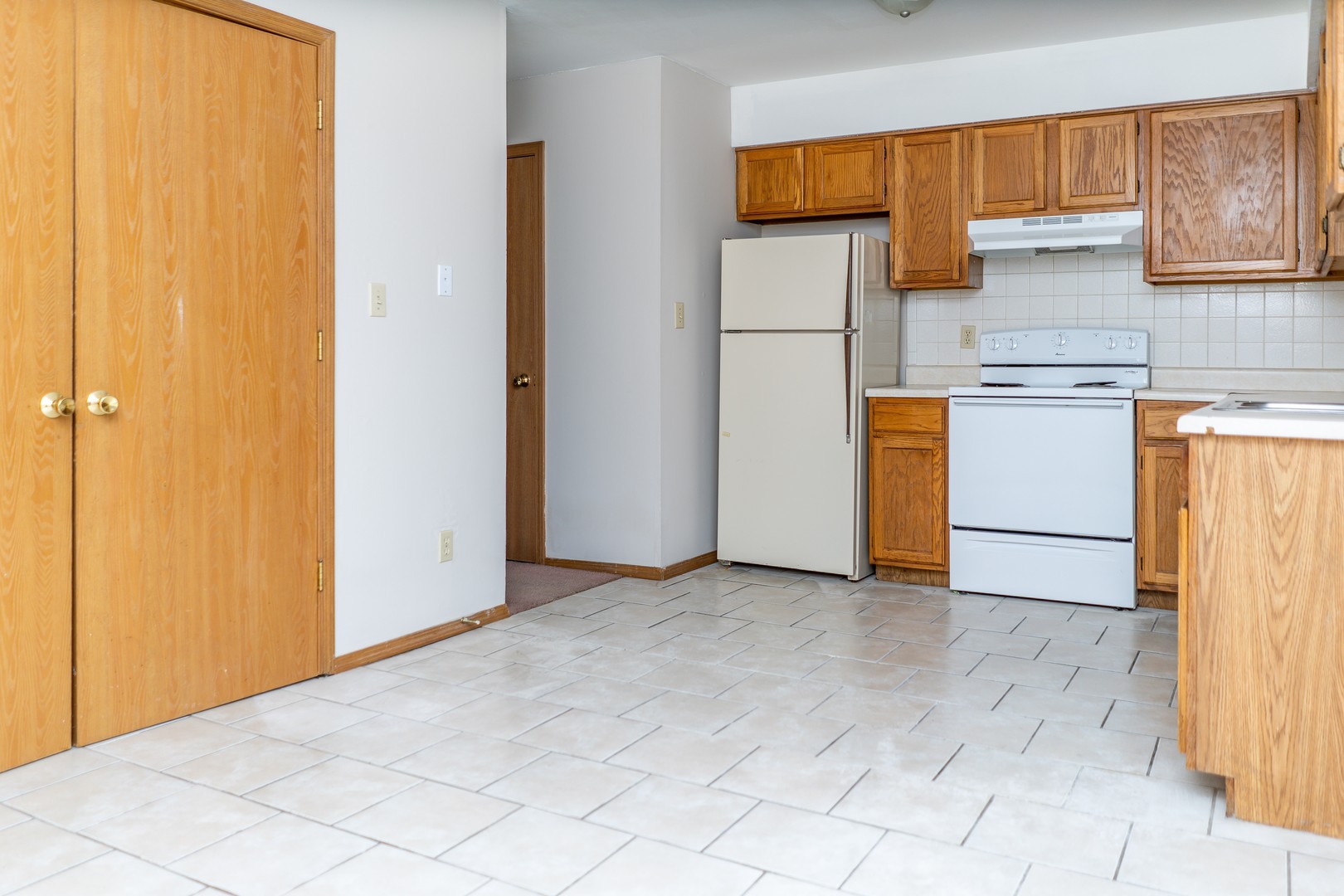 Columbia Apartment: 2808 Jacobs Place