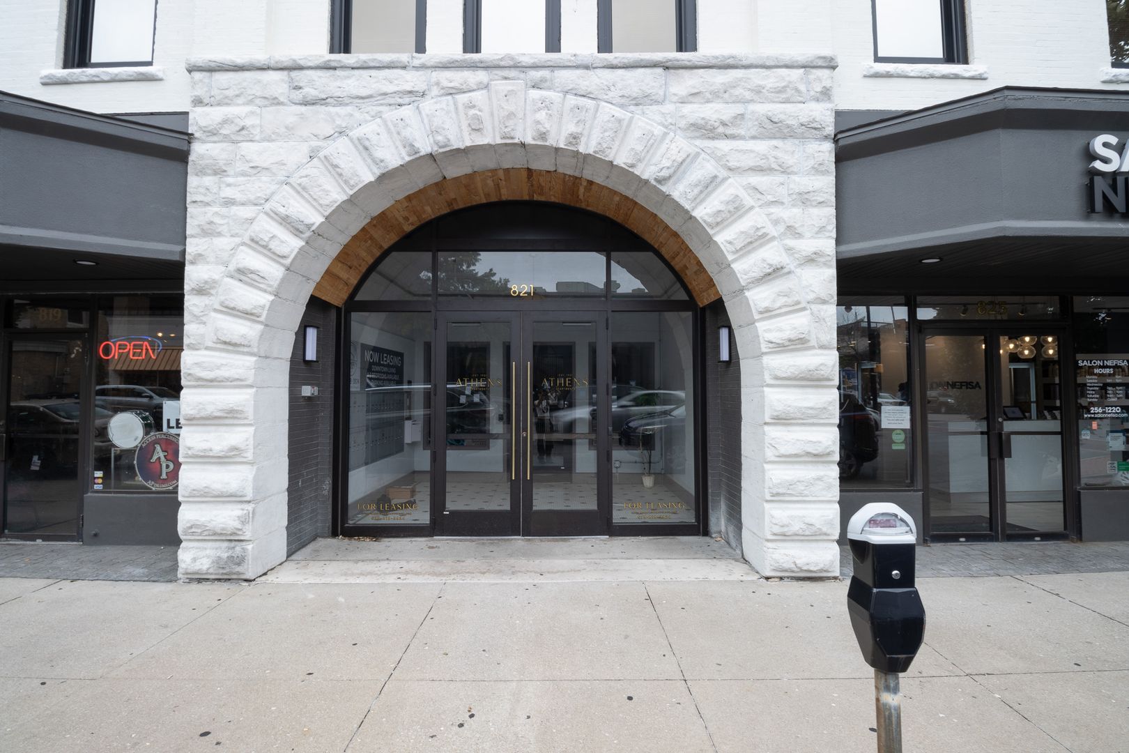 Columbia Apartment: 821 E Walnut St.