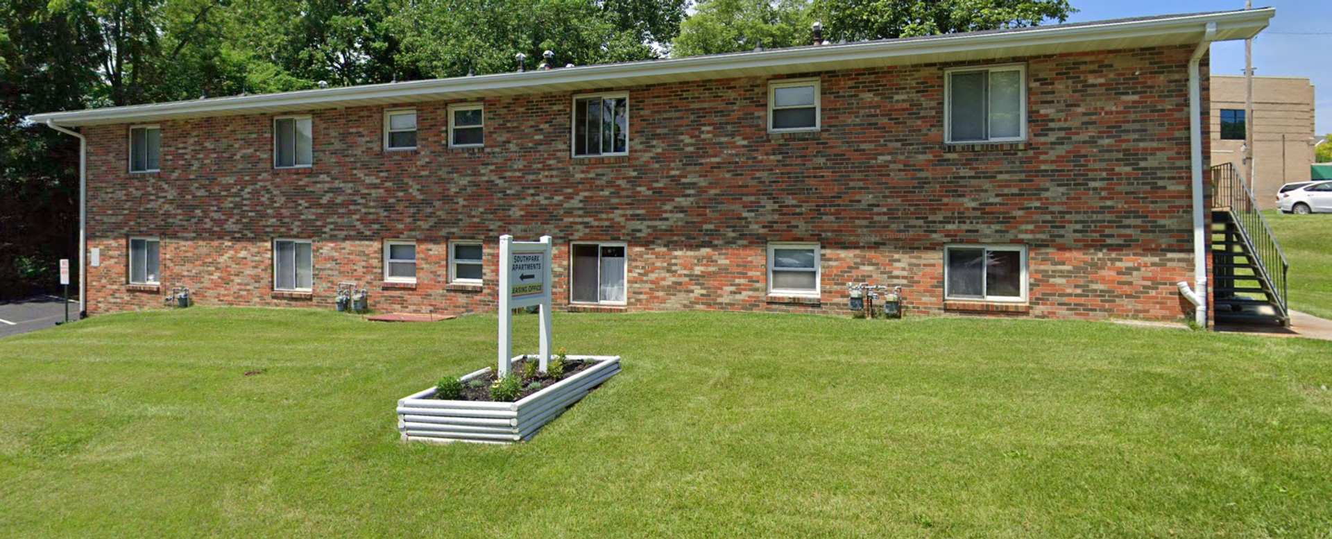 Columbia Apartment: 911 Ashland Rd