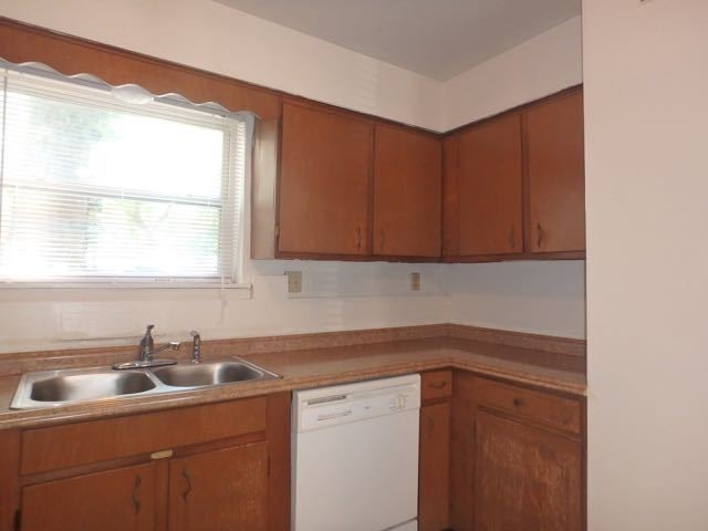 Columbia Apartment: 211 Waugh St