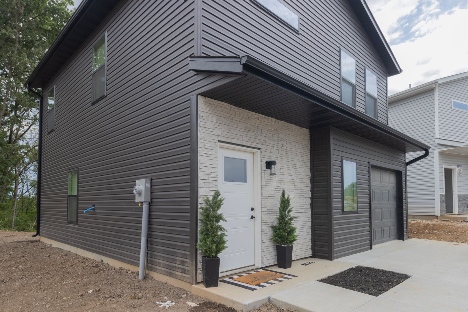 Brand New Modern Construction 3 Bed + 2.5 Bath Home 5 of 12