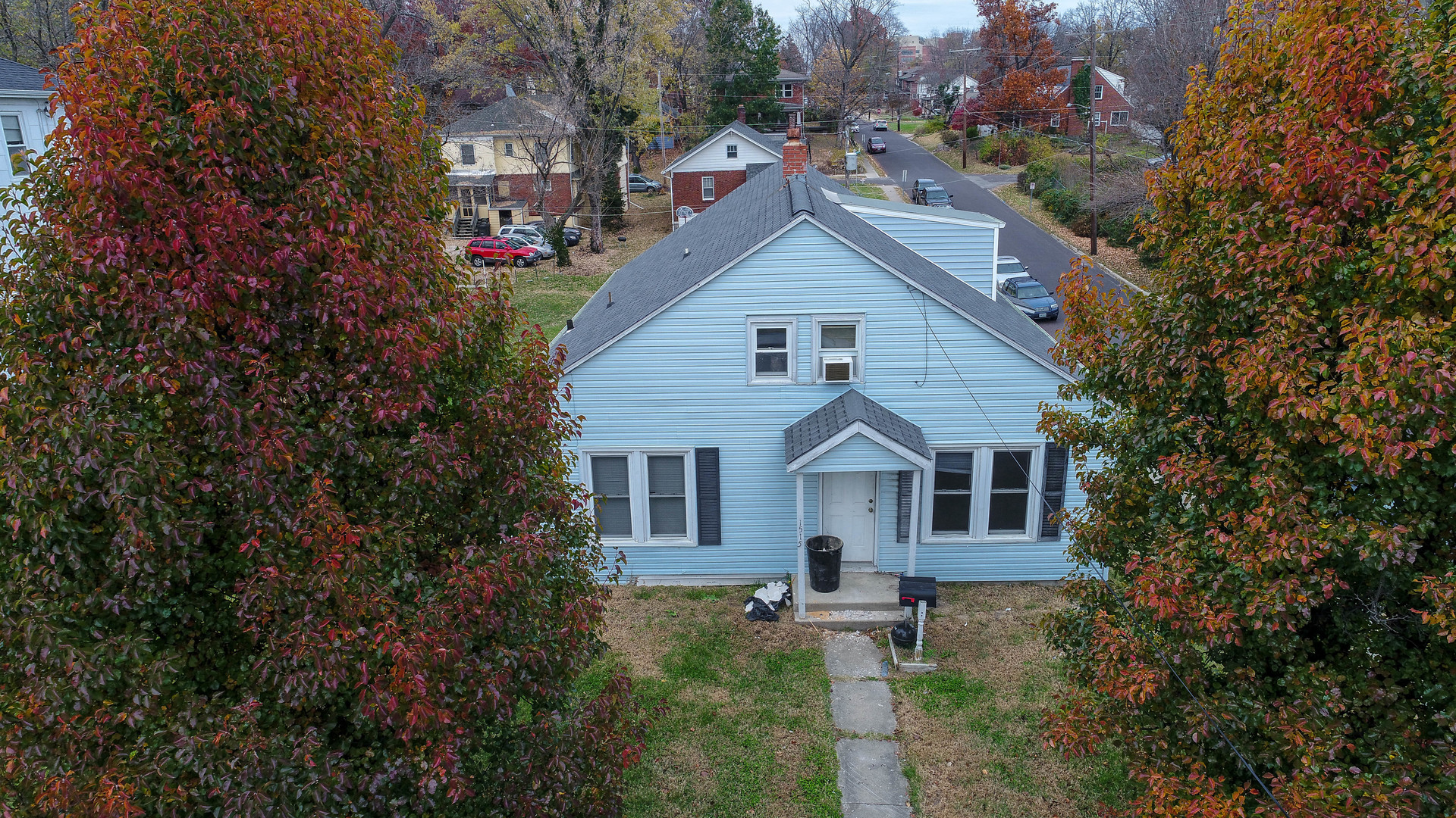 Columbia Apartment: 1515 Bouchelle