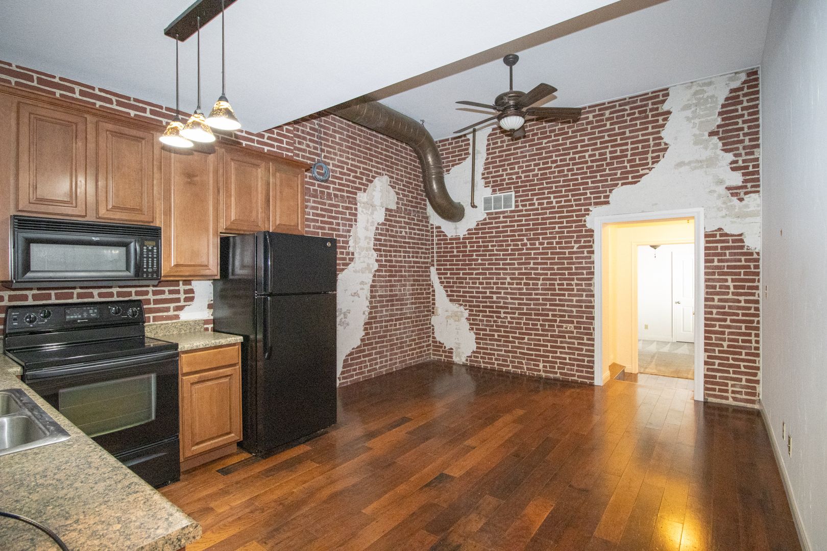 Columbia Apartment: 10 N Tenth St