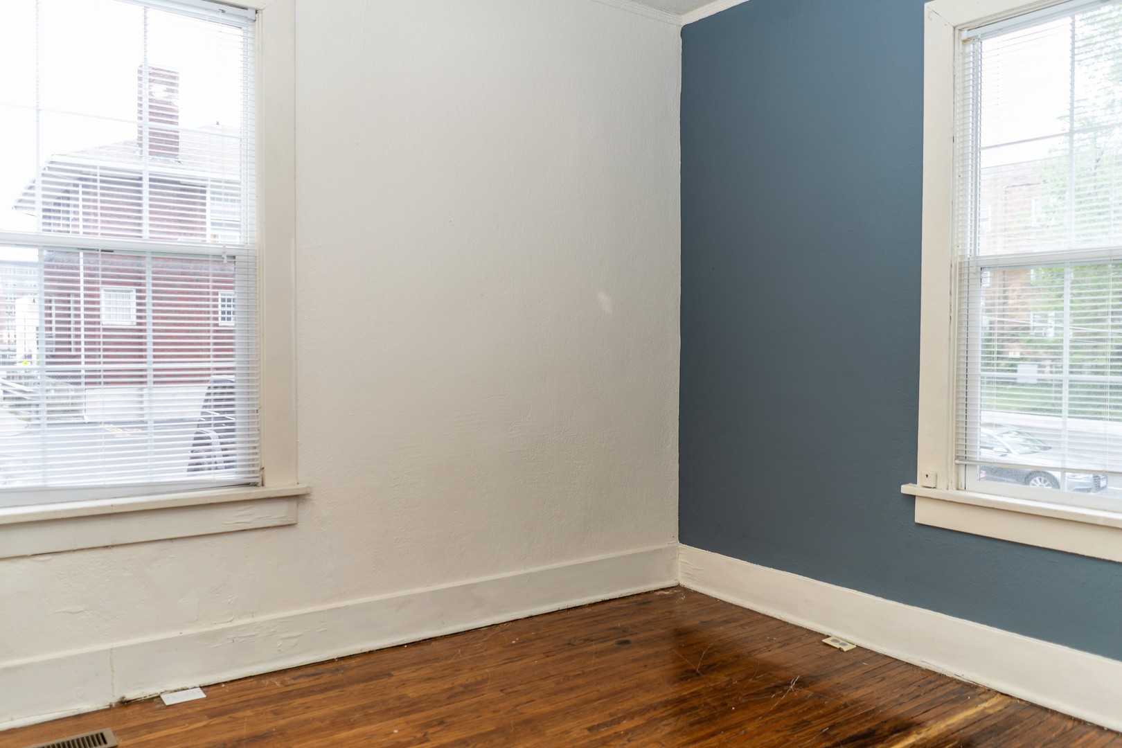 Columbia Apartment: 1105 Hamilton Way