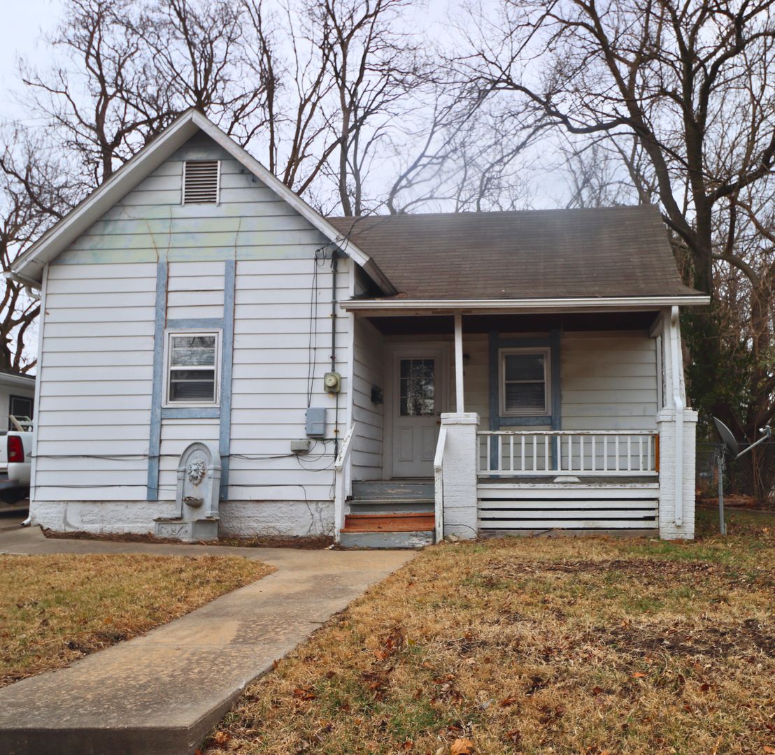 Columbia House: 1104 Pannell St