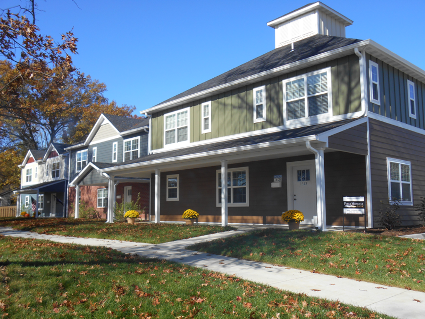 Columbia Apartment: 1313 - 1343 W Broadway
