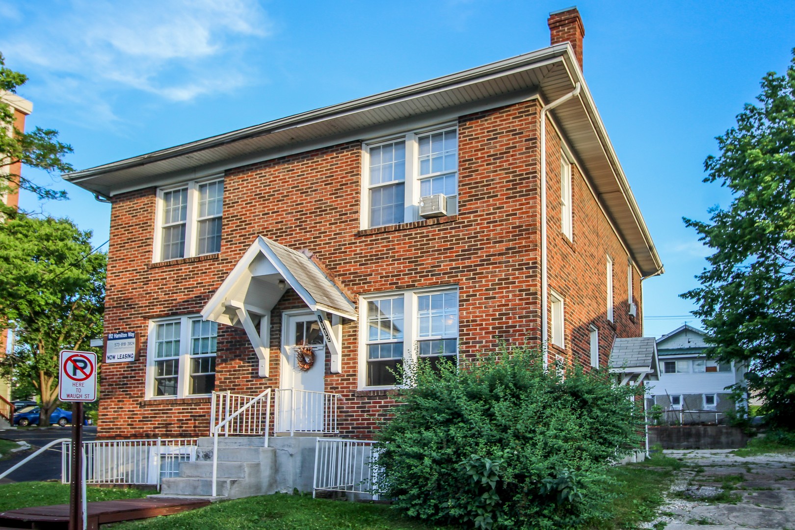 Columbia House: 1112 Hamilton Way