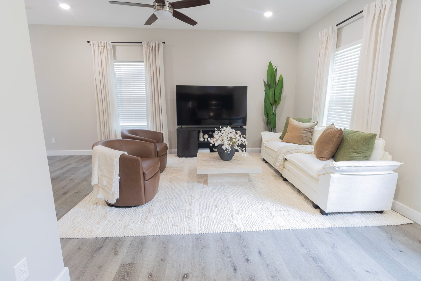 Brand New Modern Construction 3 Bed + 2.5 Bath Home 6 of 12