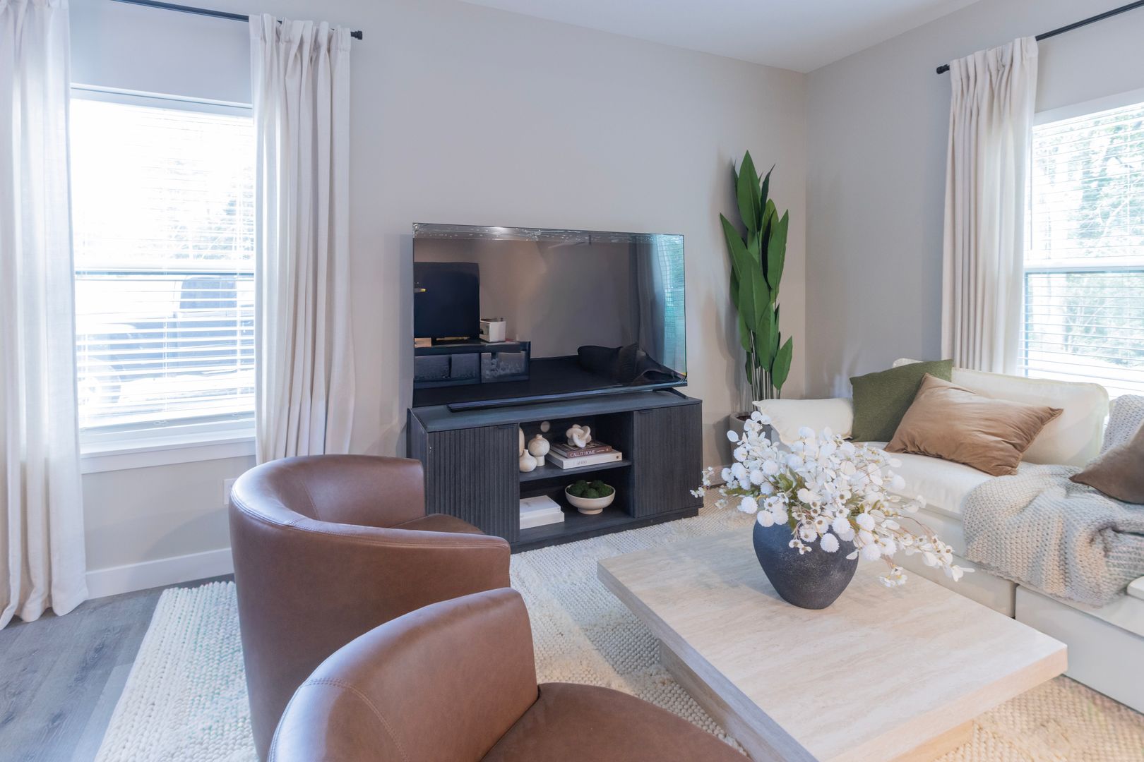 Brand New Modern Construction 3 Bed + 2.5 Bath Home 10 of 12