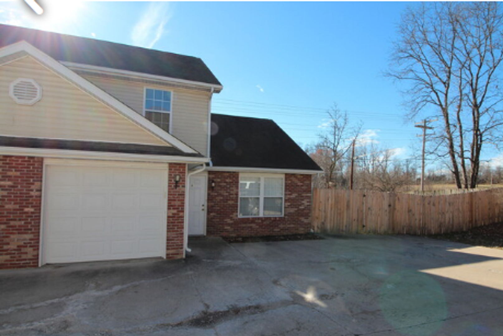 Columbia Apartment: 1301 Robert Ray