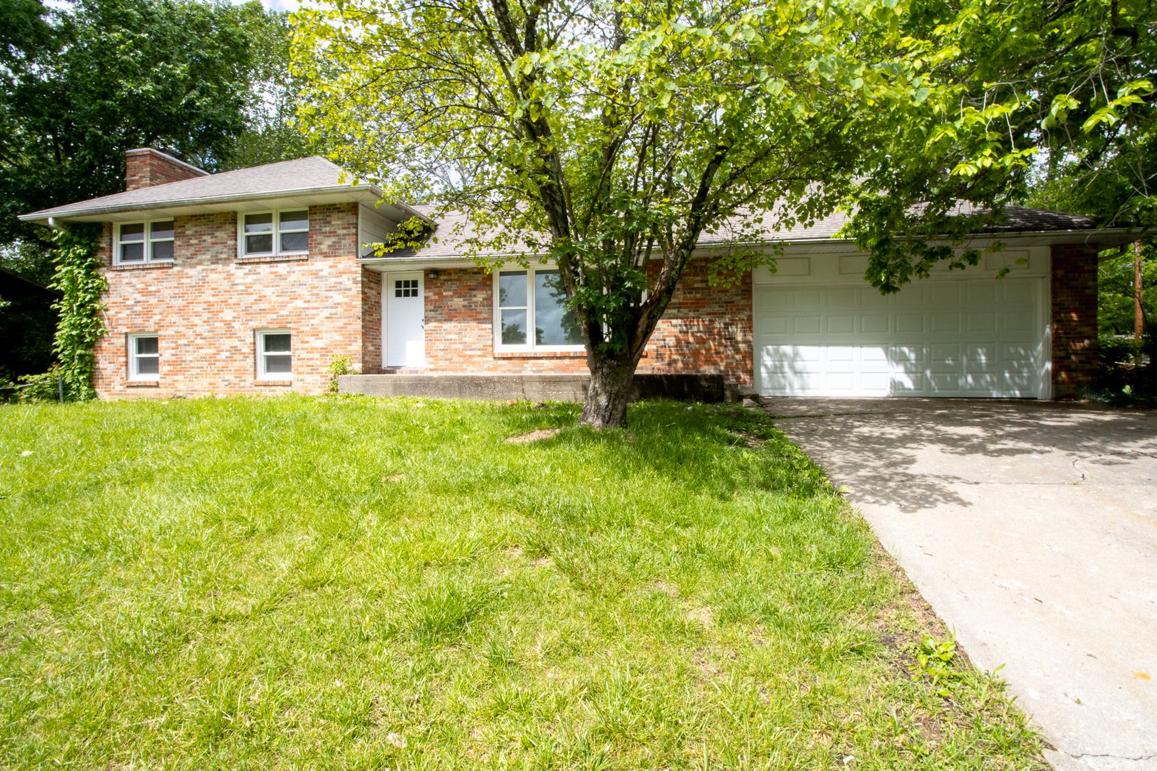 Columbia House: 1223 Fairview Rd