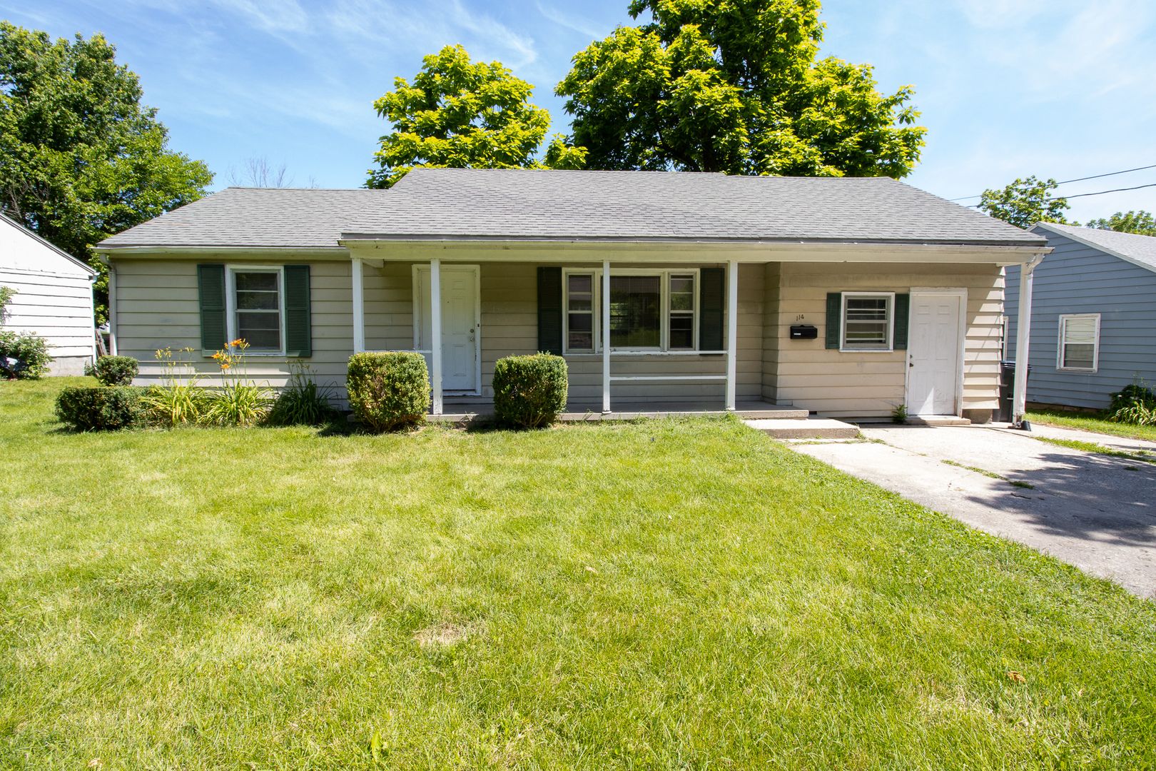 Columbia House: 114 Fyfer Pl