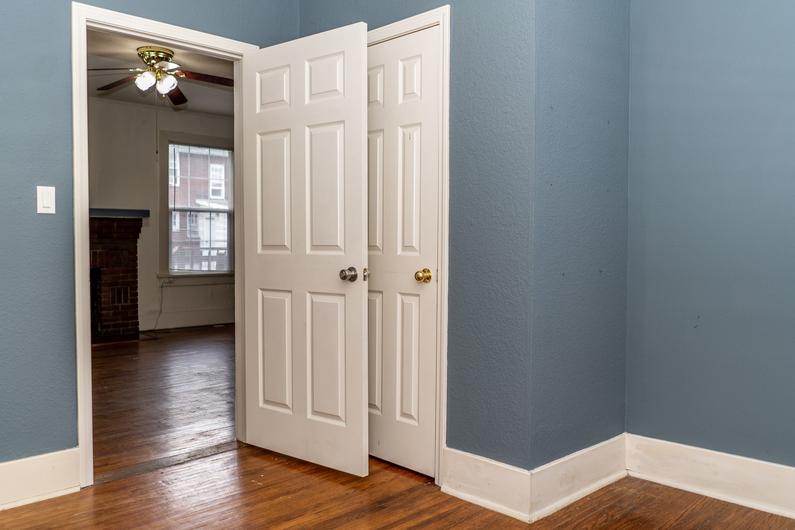 Columbia Apartment: 1105 Hamilton Way